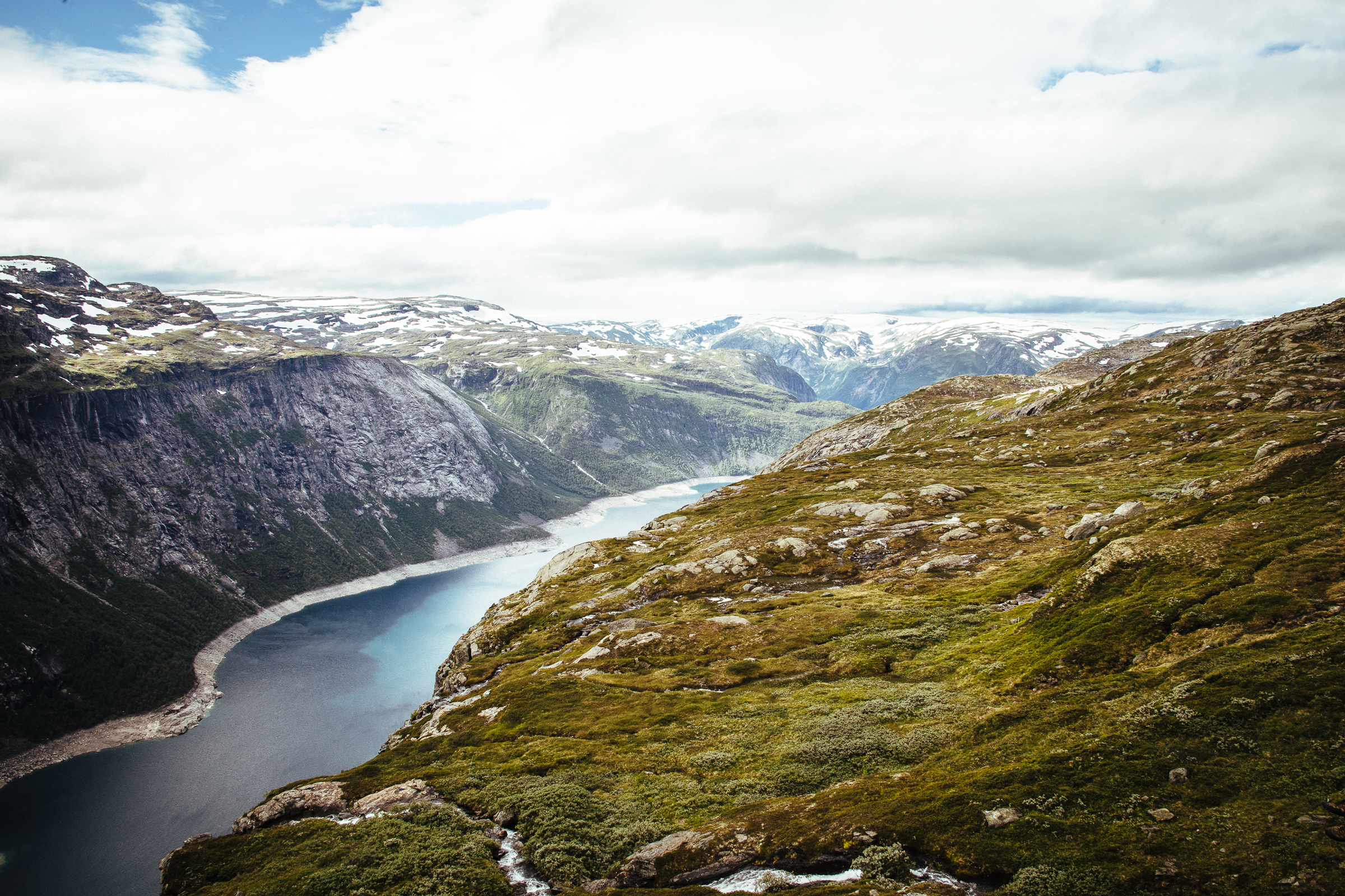Норвегия средняя. Бьорневатн Норвегия. Норвегия Тромсе природа. Континентальный умеренный климат Норвегии. Кировск фьорды.